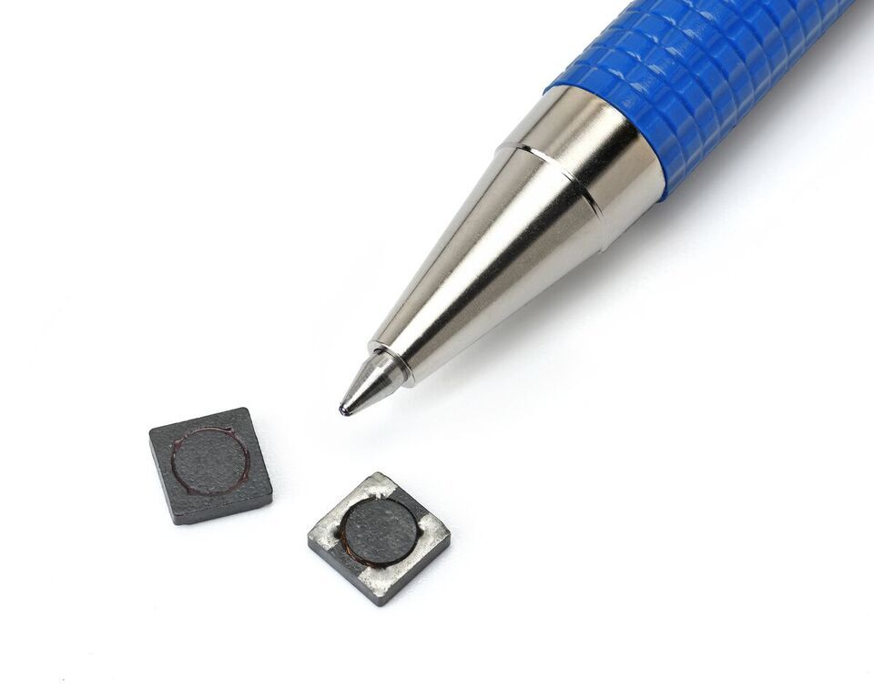 Shielded SMD Inductor 680uH 20% Ferrite 142mA 10.3 Ohm