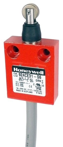 SPDT Snap Action Switch, 10A 250V, IP67, Cable Term