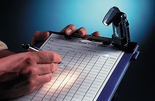 PELIKAN         2250-010-110             Torch, 2xAA Batteries