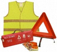 Road Safety Kit Containing Emergency Blanket, High Visibility Jacket, Storage Bag, Warning Triangle
