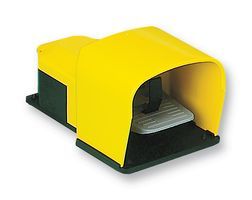 FOOTSWITCH, SAFETY, SHROUDED; SVHC:No SVHC (15-Jun-2015); Contact Configuration:SPDT-1NO / 1NC; Contact Voltage AC Nom:500V; Contact Current Max:6A; Switch Operation:Off-On; External Height:124mm; External Width:140mm; External Depth:240mm; Product Range:PX Series; Contact Current AC Max:10A; Contact Voltage AC Max:500V; Contact Voltage DC Nom:250V; External Length / Height:124mm; Material:Glass Filled Thermoplastic; Switch Case:Thermoplastic