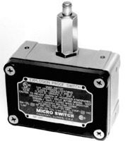 SPDT Limit Switch, 20A 125VDC, Plunger Actuator, Conduit