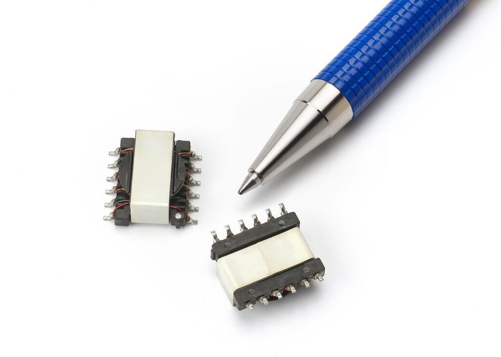 SMD Ferrite Inductor 3.2uH 1.26A 20% DCR 90mR