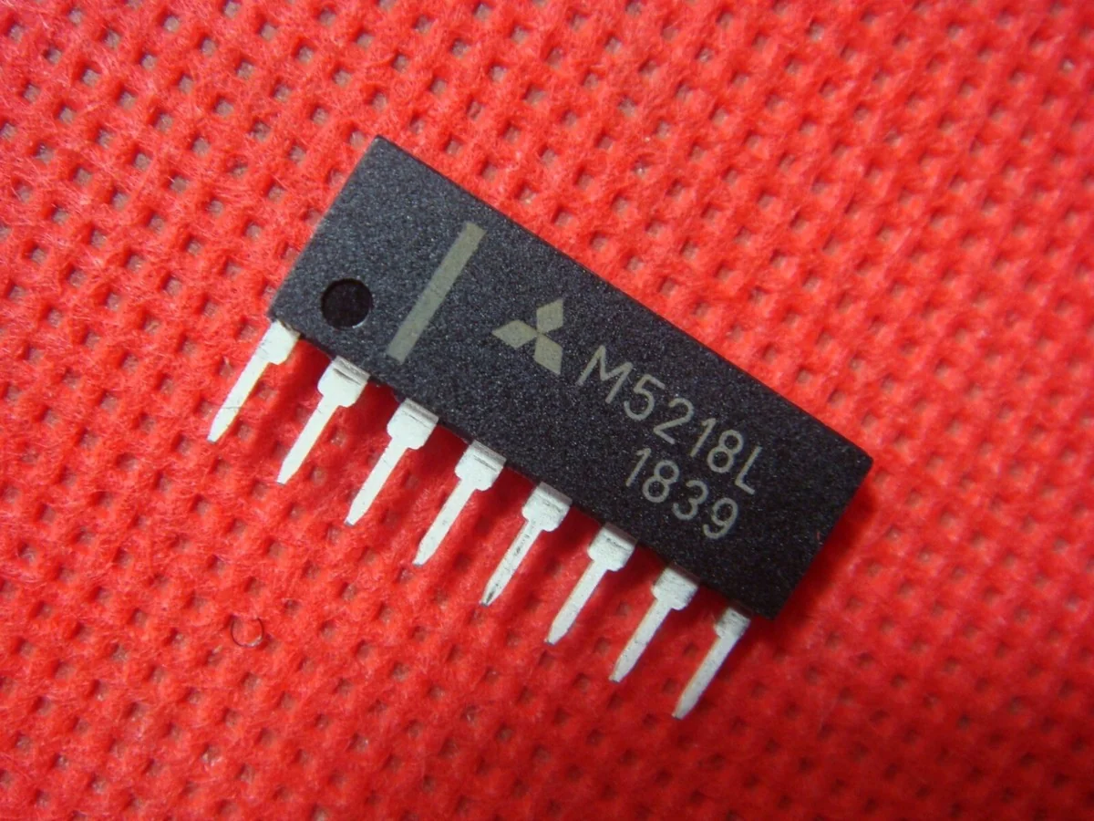 2-Func Op Amp, 6mV Offset, 7000kHz BW, 8-Pin SIP